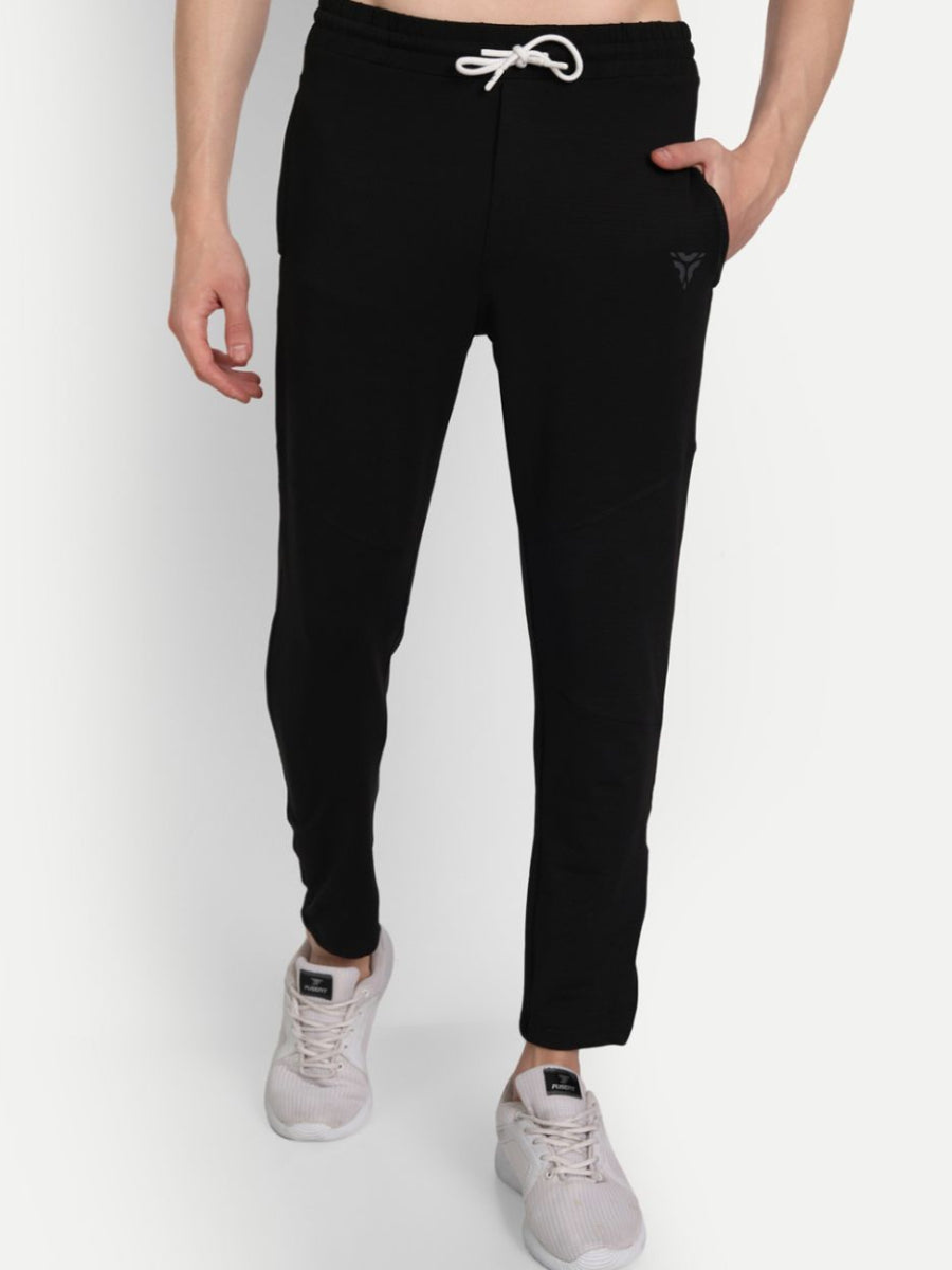 Strive Trackpants- Flare Black