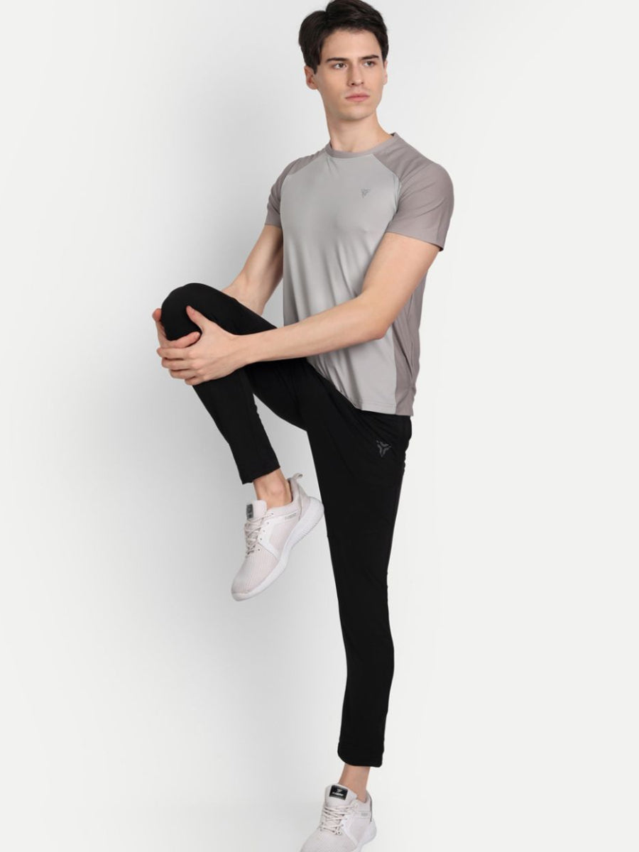 Strive Trackpants- Flare Black