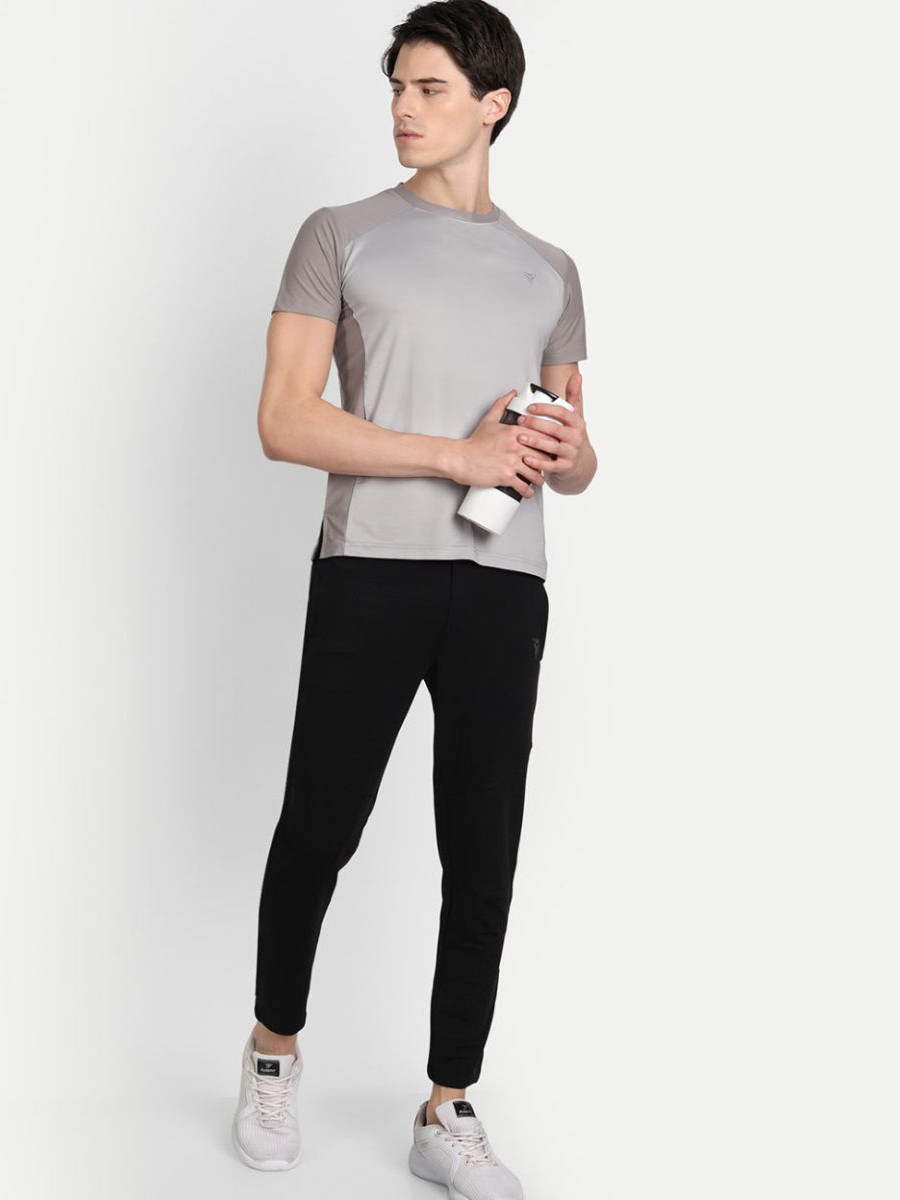 Strive Trackpants- Flare Black