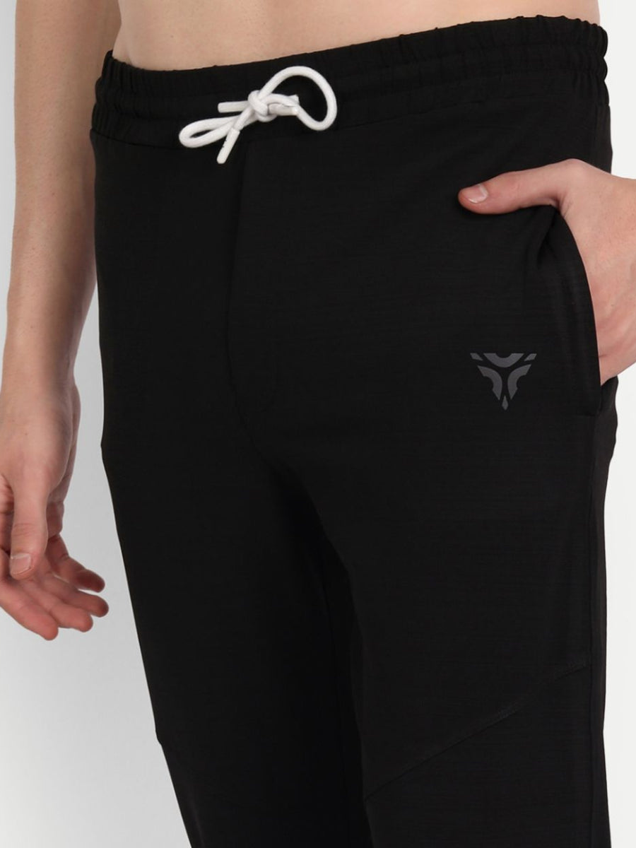Strive Trackpants- Flare Black